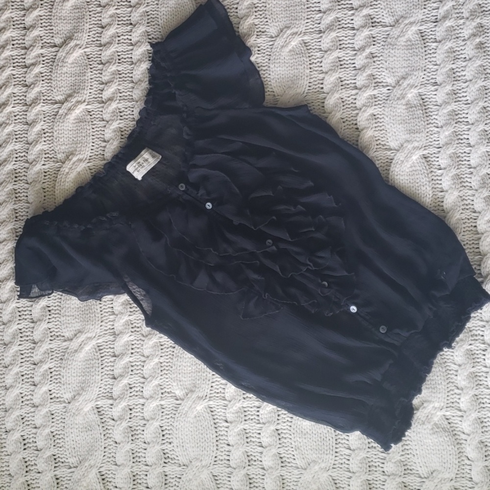 Abercrombie & Fitch ruffle top. EUC. Lightweight